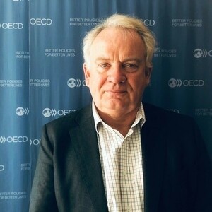 Headshot of Peter Welch